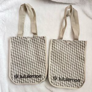 2 Lululemon reusable shoppers  limited edition